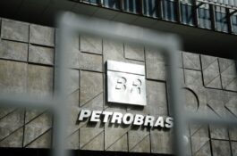 Petrobras já vendeu R$ 243,7 bi em ativos e caminha para privatização ‘aos pedaços’