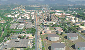 Sindicato cobra explicações sobre forte odor de gás da refinaria da Petrobrás, em Betim (MG)