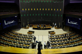 Câmara volta do recesso com agenda de MPs e teletrabalho na pauta de votação