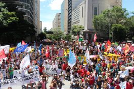 Sindipetro/MG convoca assembleia para decidir sobre greve de 24 horas