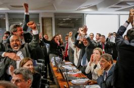 Comissão do Senado rejeita relatório da reforma trabalhista
