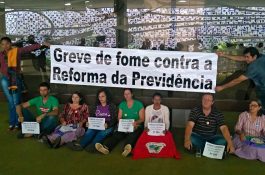 Sindipetro/MG manifesta apoio à greve de fome do MPA