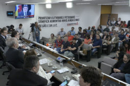 Venda da Eletrobras é suspeita e prejudicial ao País