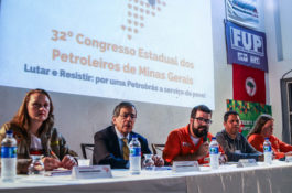 Greve dos petroleiros é destaque na abertura do 32° Congresso da categoria mineira