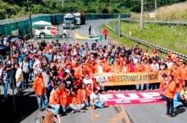 Solidariedade e união marcam ato nacional na RLAM, em defesa do Sistema Petrobrás