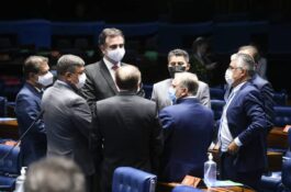 Para FUP, manobra do governo federal adia votação do PL dos combustíveis no Senado