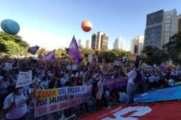 Sindipetro/MG se solidariza com os trabalhadores da Educação em greve