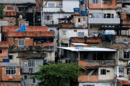 Negros e famílias chefiadas por mulheres são as maiores vítimas da pandemia