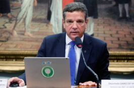 Indicado à presidência da Petrobras é comunicador e inexperiente no setor energético