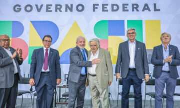 A sindicalistas das Américas, Lula fala em união continental e pacto por democracia