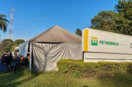 Tenda da Regap é retirada para limpeza