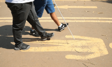 Pessoas com deficiência enfrentam desigualdade no trabalho, na renda, na educação e na participação política