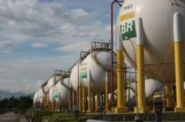 Nas refinarias da Petrobras, combustíveis fecham 2024 com queda de mais de 20% em relação ao extinto PPI