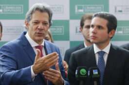 Isenção do IR até R$ 5 mil e fim dos supersalários são prioridades de Haddad