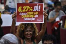 Sind-UTE/MG defende reajuste de 6,27% para educação básica