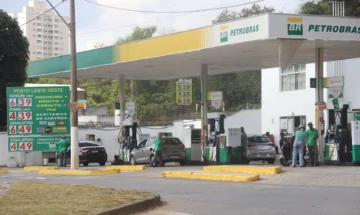 Uma semana após greve, postos mantêm preço da gasolina alto; distribuidora critica setor